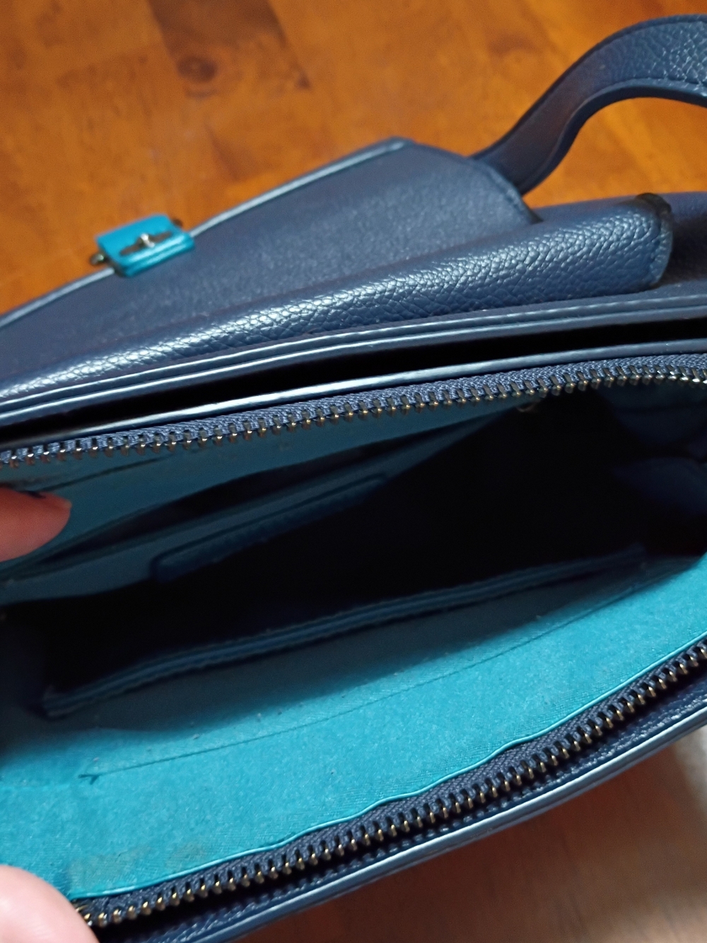 Lennon Courtney Women's Navy Blue Crossbody Bag with Teal Accent With Wallet - Picture 6 of 11